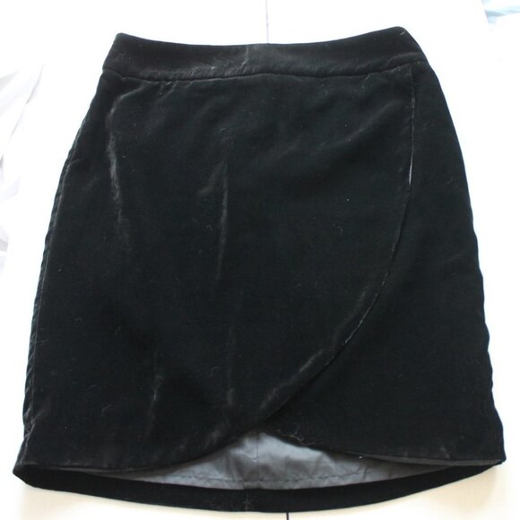 Dalia Collection | Gorgeous Black Velvet Skirt Size 8 | Excellent Condition - Picture 2 of 16